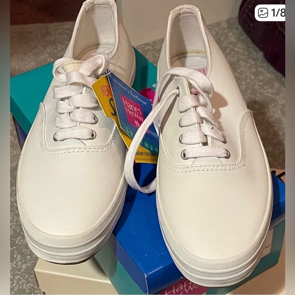 Mrs G is going LIVE! ❤️ this flyer to be notified of my LIVE shows. - Picture 5 of 11